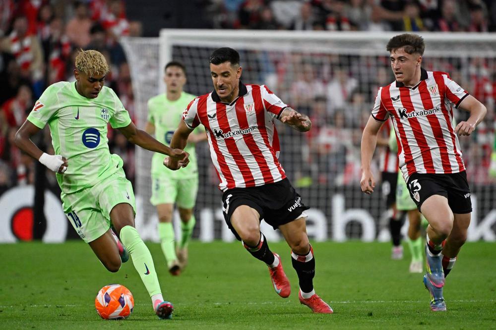 随着切尔西1-1阿森纳，英超积分榜更新：曼联、利物浦分列第7第8